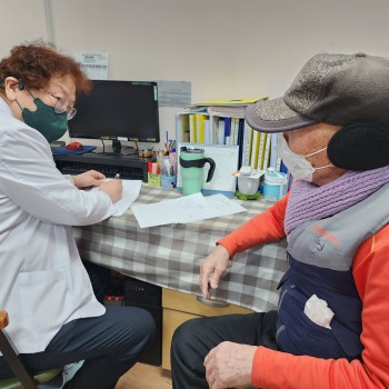 [물리치료]촉탁의 진료 및 상담 이미지