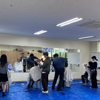 기린봉노인복지관 10월 이미용서비스 진행 이미지