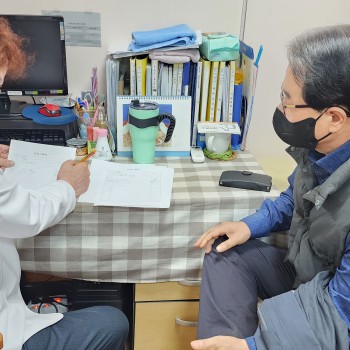 [물리치료]촉탁의 진료 및 상담 이미지