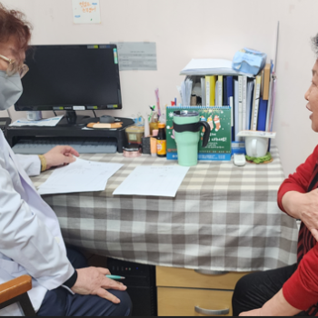 [물리치료]촉탁의 진료 및 상담 이미지