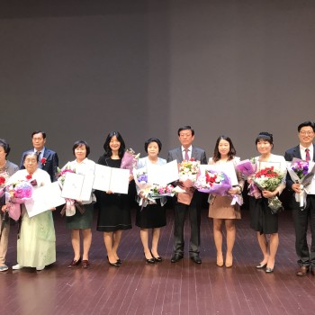 2018 전주시 제 46회 어버이날 기념행사 박순덕, 노석 어르신, 유선주 영양사 수상의 영광을 안았다! 이미지