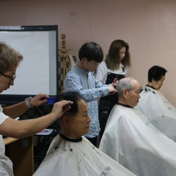 [2017-06-20] 이미용서비스를 진행하였습니다.(전주청년들의 행복봉사단) 이미지