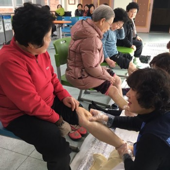 [2017-02-07] 발마사지서비스 진행(자유총연맹 전주시지부 여성회) 이미지