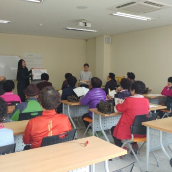 [2017.03.30] 기린봉노인복지관(분관) 보건소 치매선별검사를 진행했습니다. 이미지